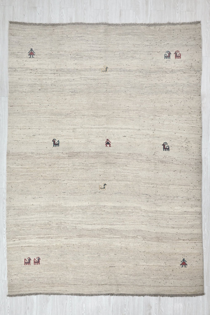 white Medium rug 6' 5" x 8' 10"