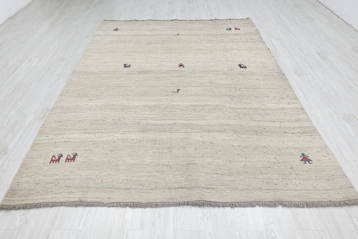 white Medium rug 6' 5" x 8' 10"