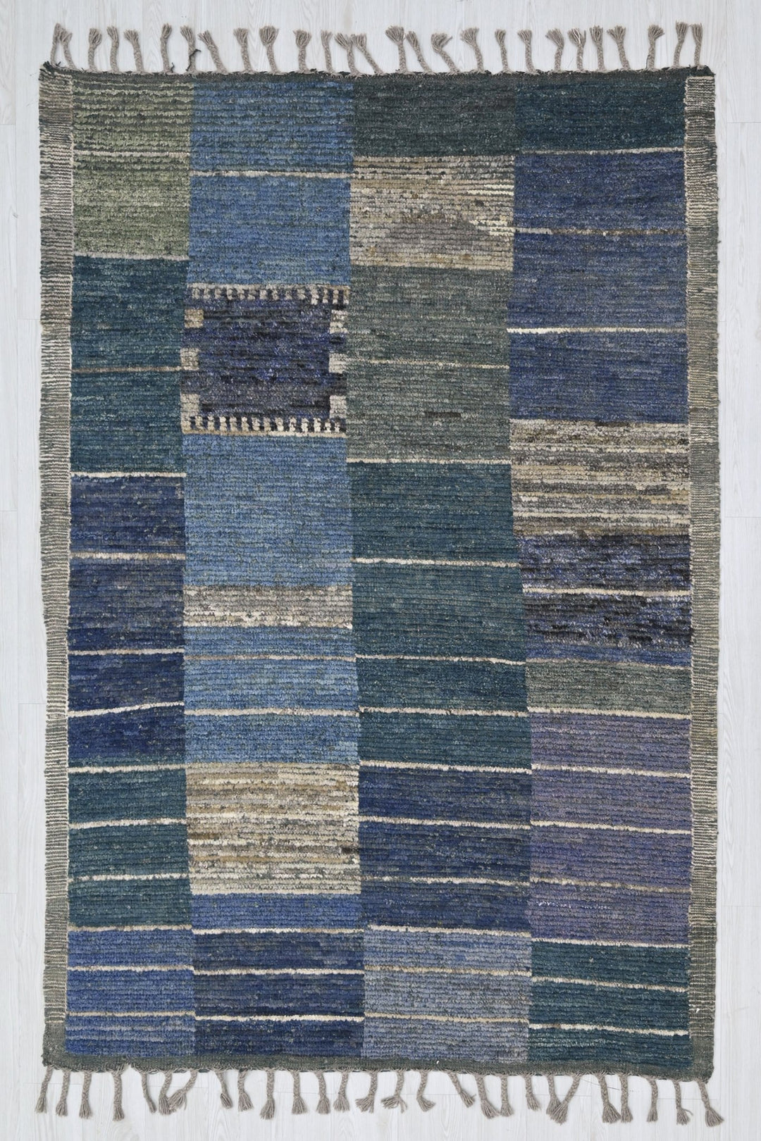 blue Medium rug 5' 2" x 7' 8"