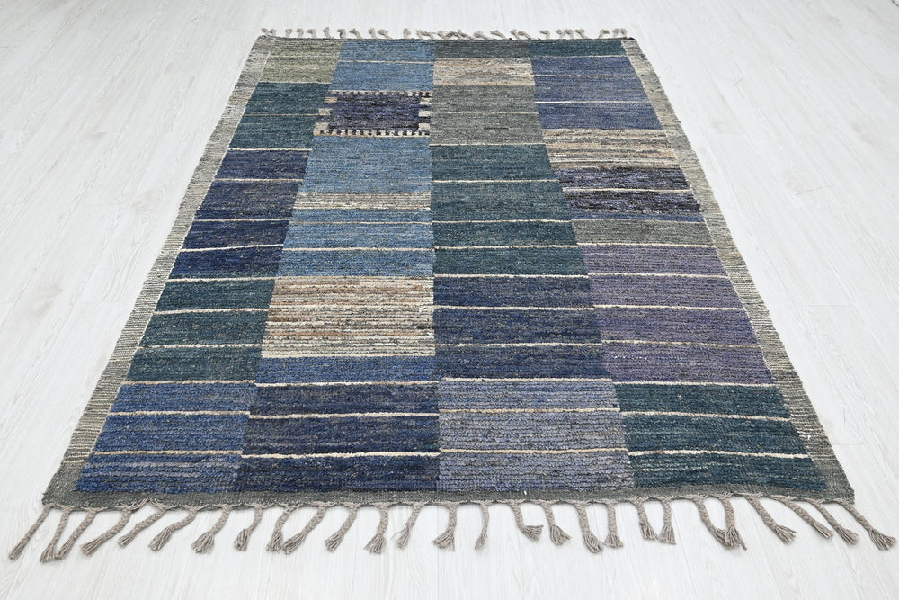 blue Medium rug 5' 2" x 7' 8"