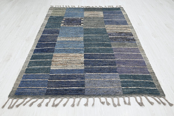 blue Medium rug 5' 2" x 7' 8"