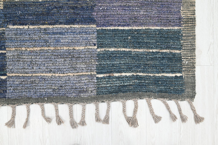 blue Medium rug 5' 2" x 7' 8"