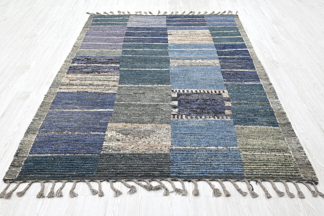 blue Medium rug 5' 2" x 7' 8"