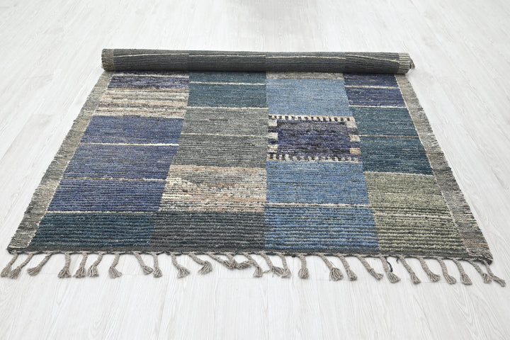 blue Medium rug 5' 2" x 7' 8"