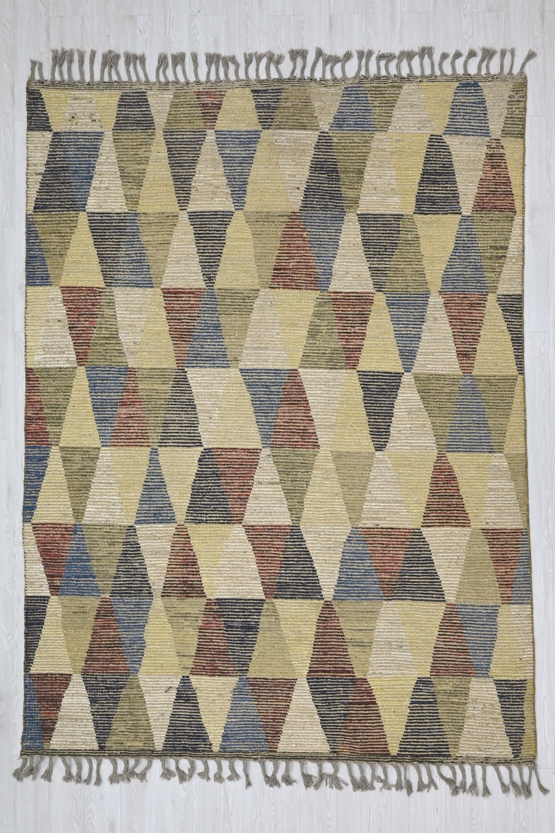 yellow Large rug 6' 11" x 9' 5"