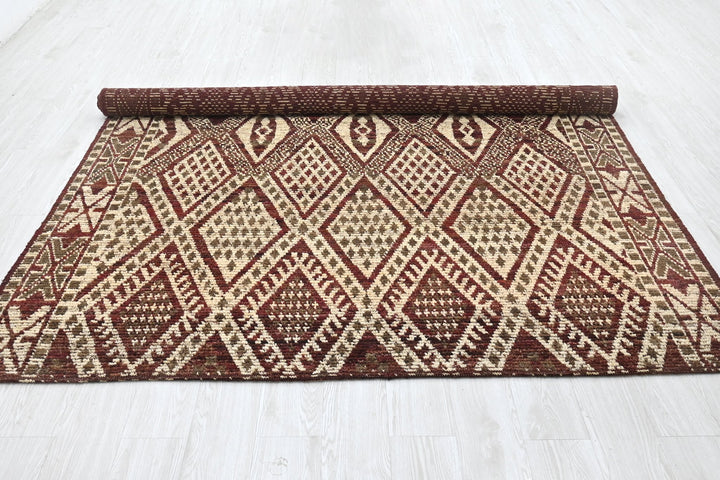 brown Large rug 6' 9" x 9' 6"