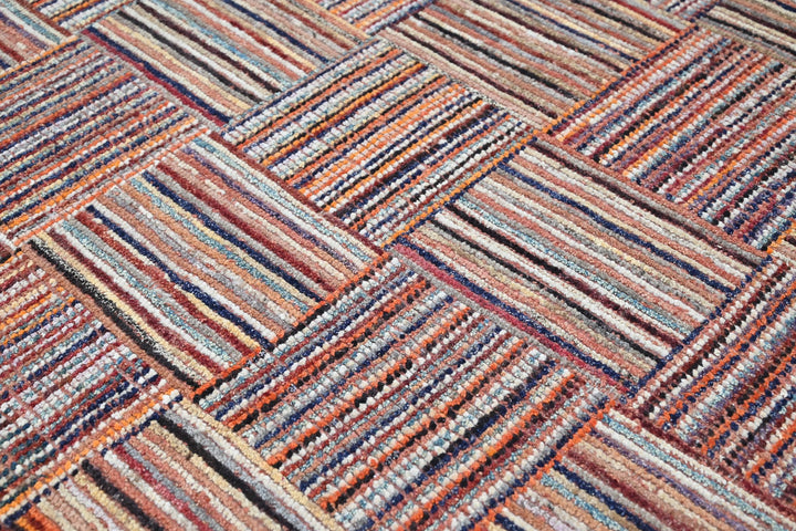 brown Large rug 6' 7" x 9' 3"