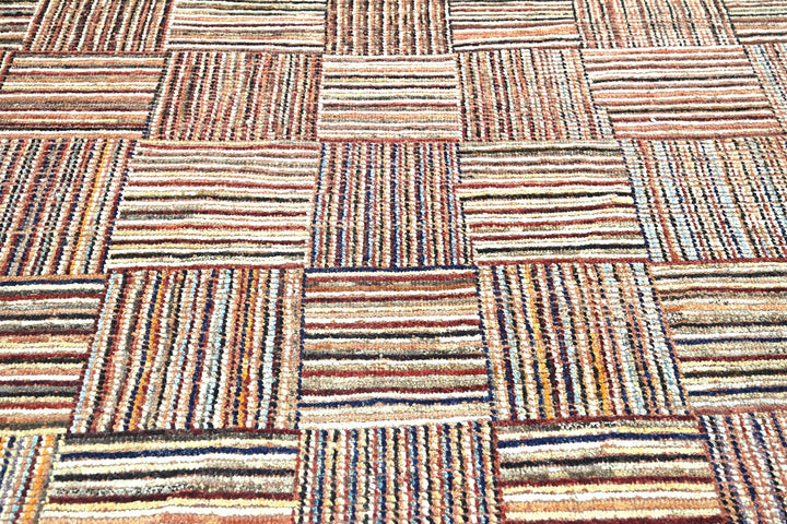 brown Large rug 6' 7" x 9' 3"