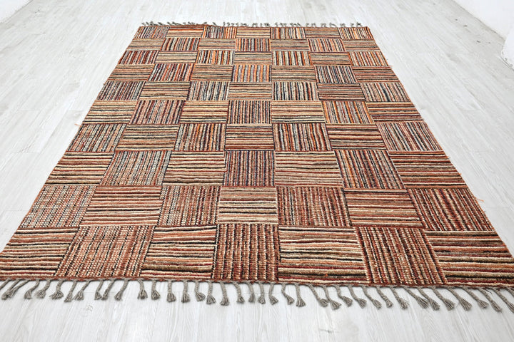 brown Large rug 6' 7" x 9' 3"