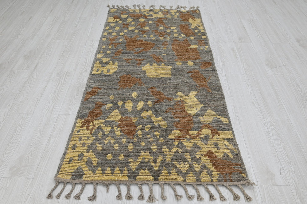 gray Medium rug 3' 0" x 6' 8"