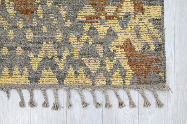 gray Medium rug 3' 0" x 6' 8"
