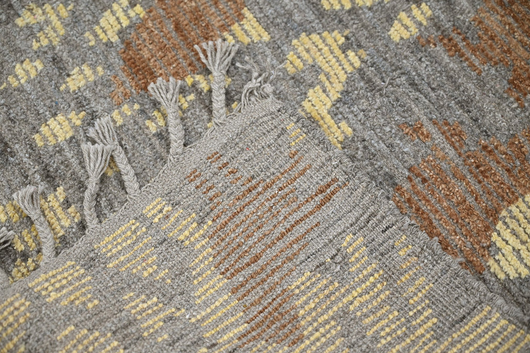 gray Medium rug 3' 0" x 6' 8"