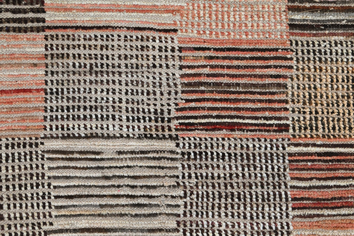 brown Medium rug 4' 11" x 6' 7"