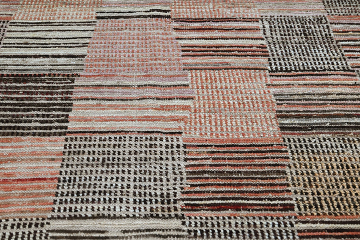 brown Medium rug 4' 11" x 6' 7"