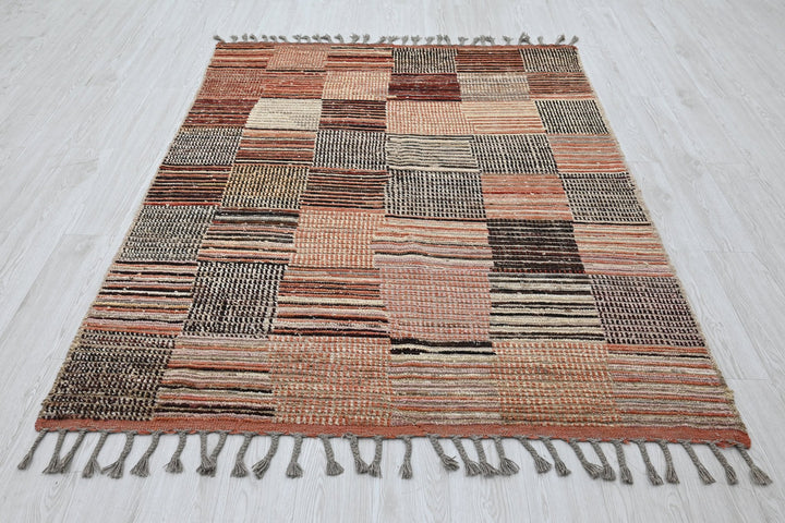 brown Medium rug 4' 11" x 6' 7"