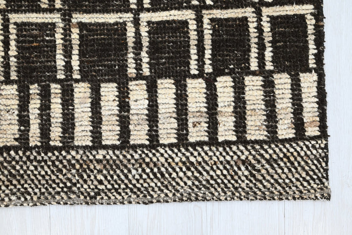 black Runner rug 3' 0" x 9' 0"