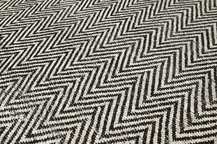 black Oversized rug 9' 0" x 11' 0"