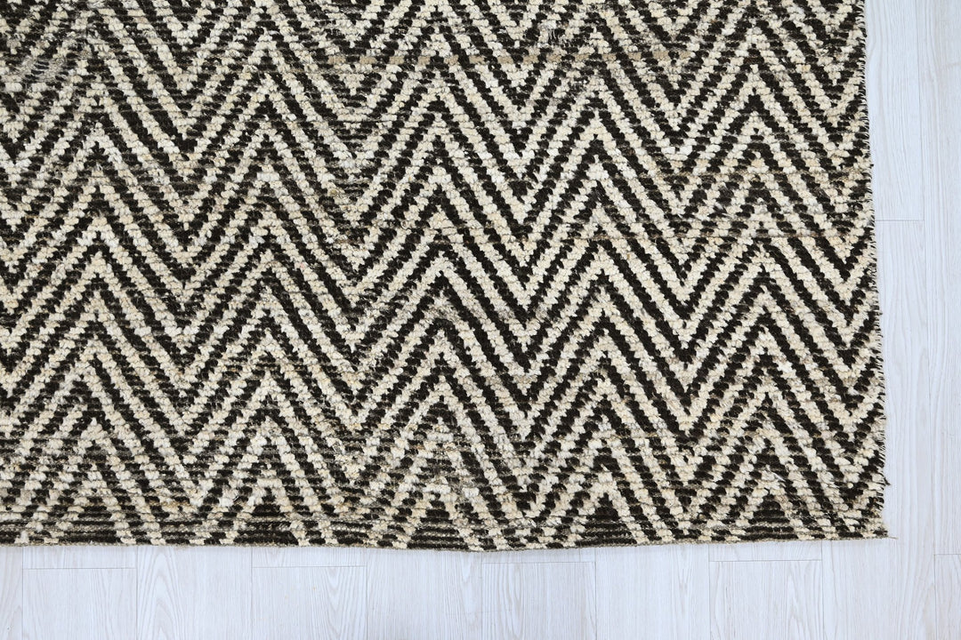 black Oversized rug 9' 0" x 11' 0"