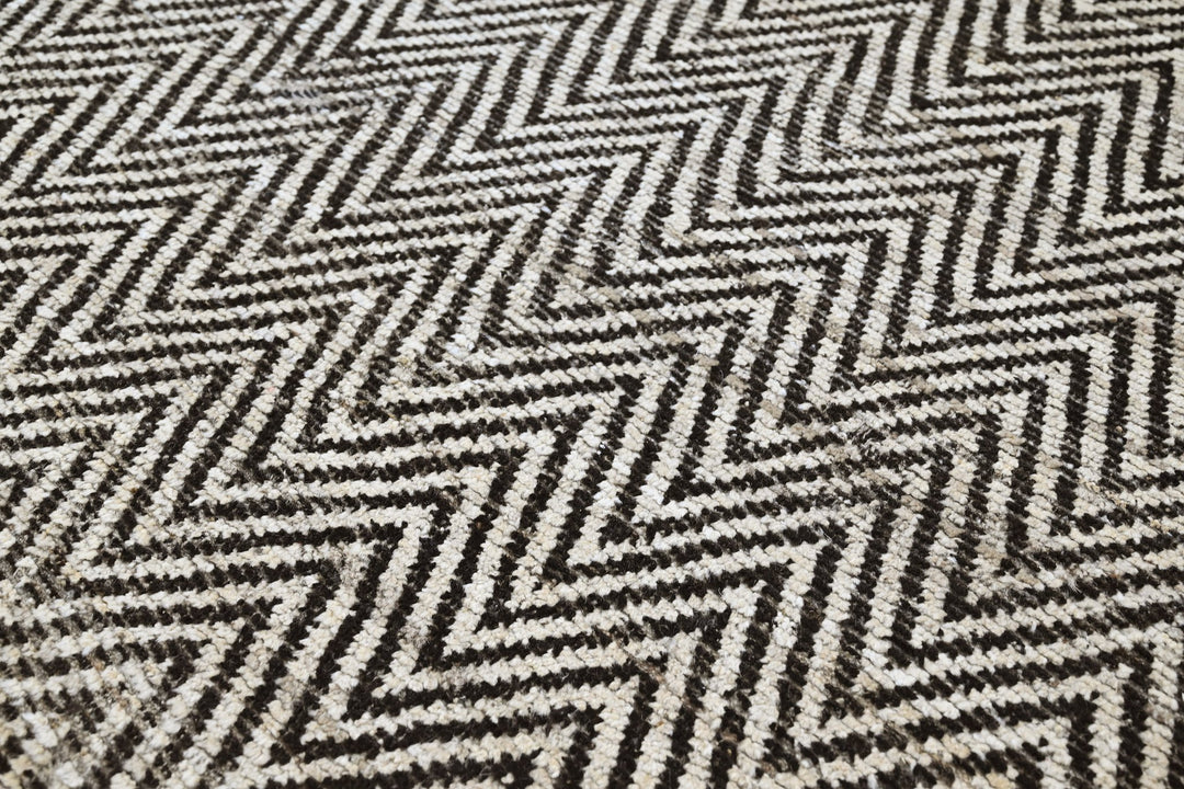 black Oversized rug 9' 0" x 11' 0"