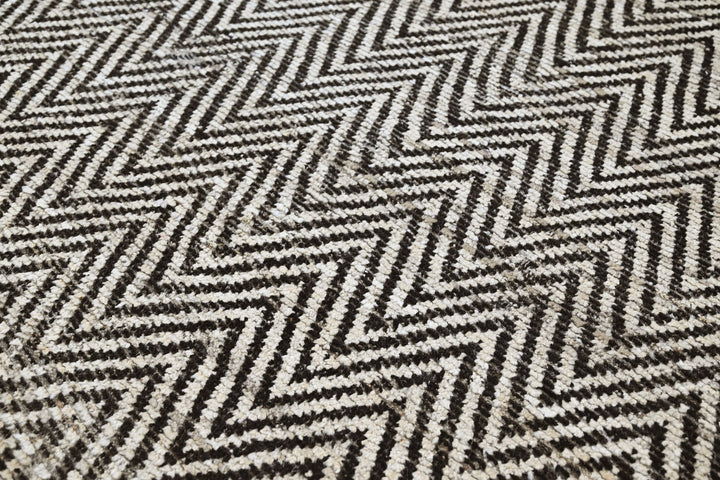 black Oversized rug 9' 0" x 11' 0"