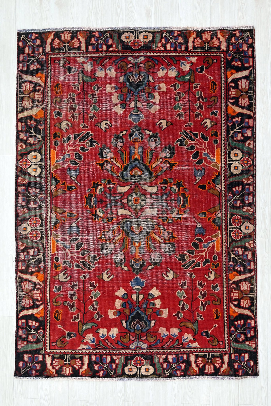 red Accent rug 4' 3" x 6' 4"
