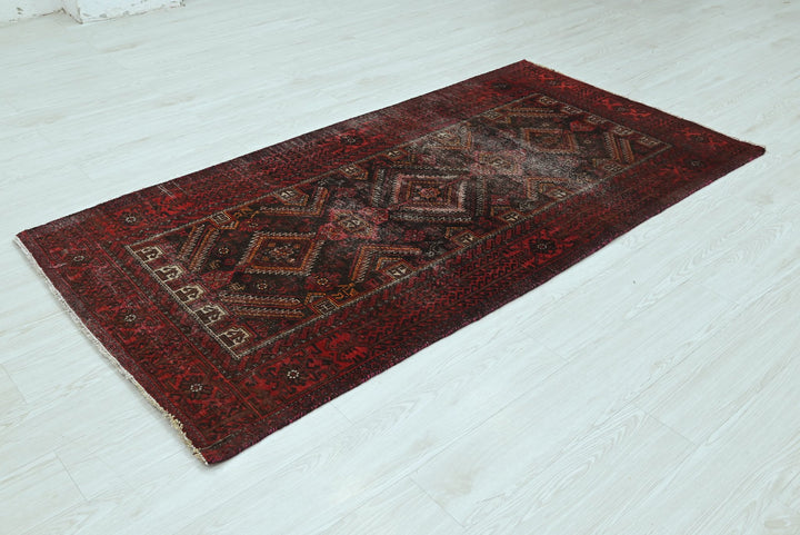 red Medium rug 3' 4" x 6' 7"