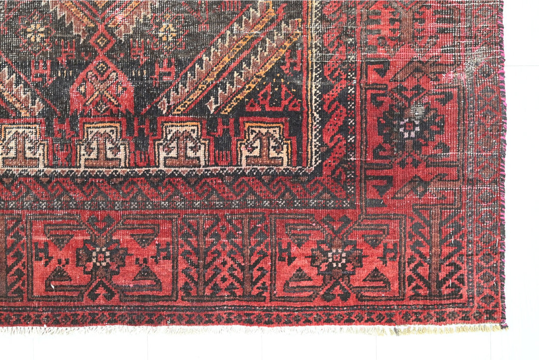 red Medium rug 3' 4" x 6' 7"