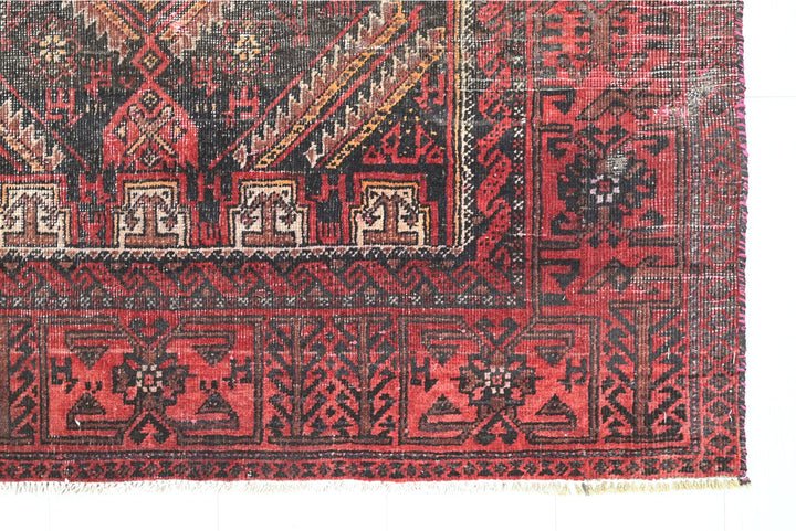 red Medium rug 3' 4" x 6' 7"