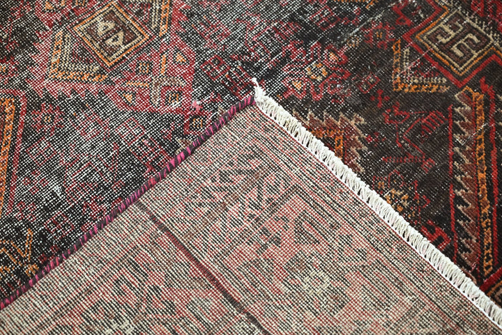 red Medium rug 3' 4" x 6' 7"