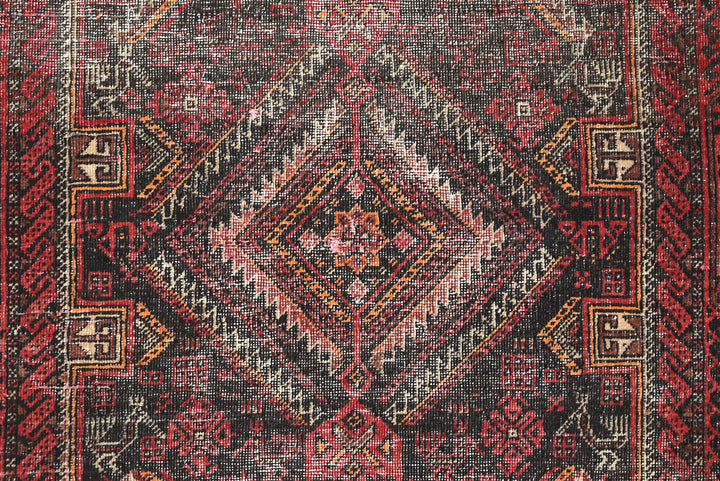 red Medium rug 3' 4" x 6' 7"