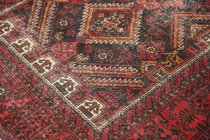 red Medium rug 3' 4" x 6' 7"