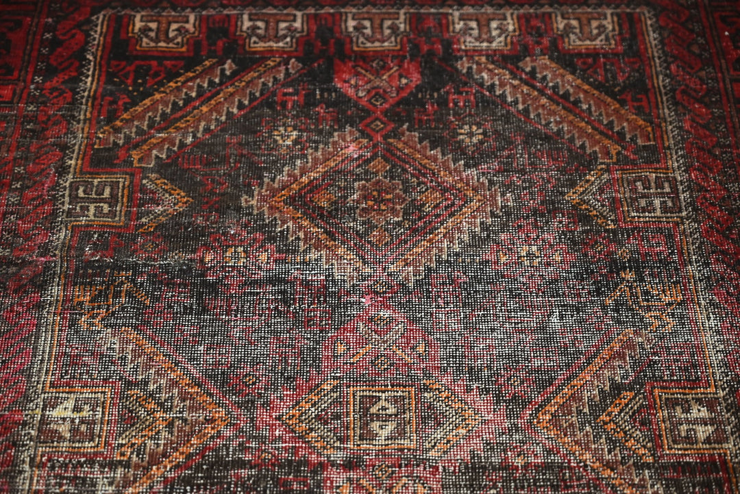 red Medium rug 3' 4" x 6' 7"