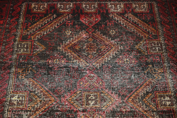 red Medium rug 3' 4" x 6' 7"