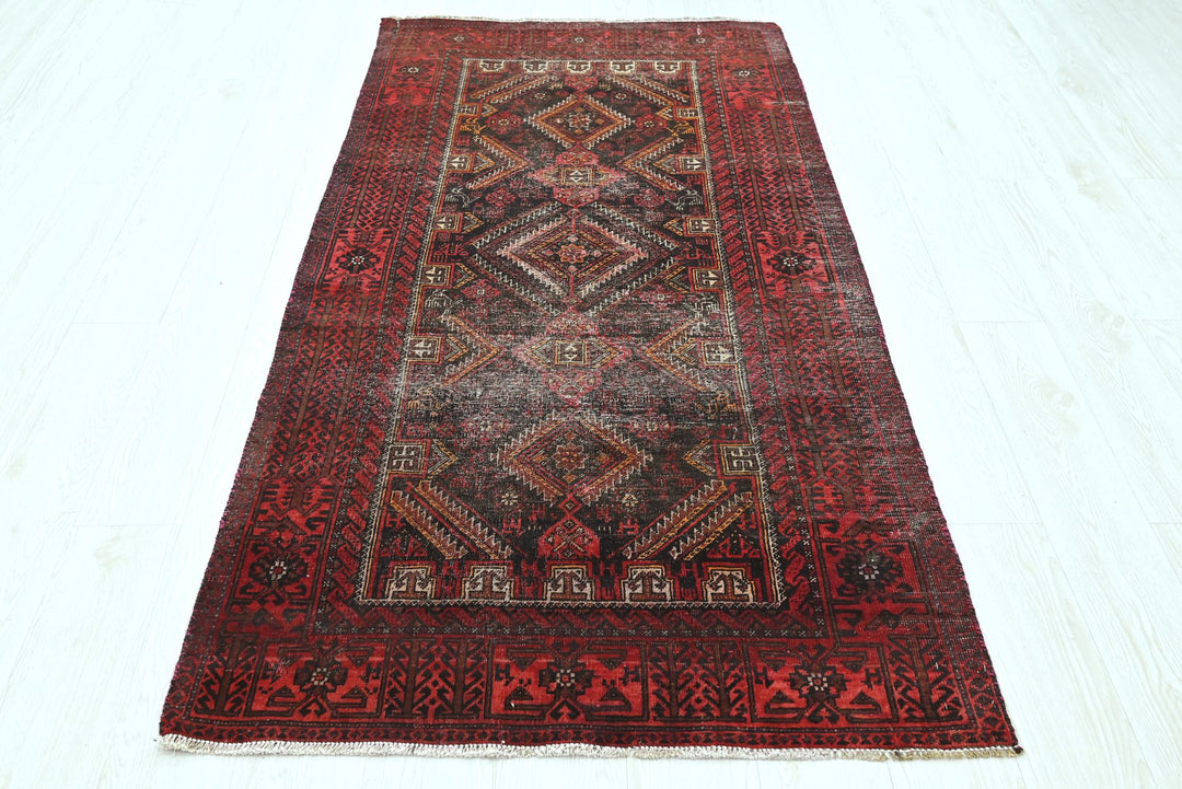 red Medium rug 3' 4" x 6' 7"
