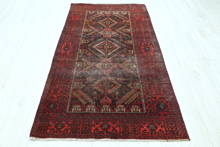 red Medium rug 3' 4" x 6' 7"