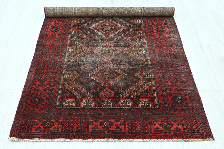 red Medium rug 3' 4" x 6' 7"