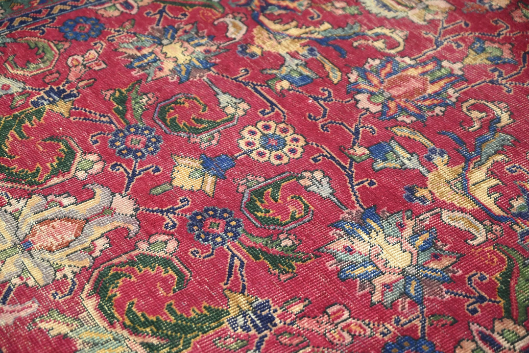 red Medium rug 4' 3" x 6' 11"