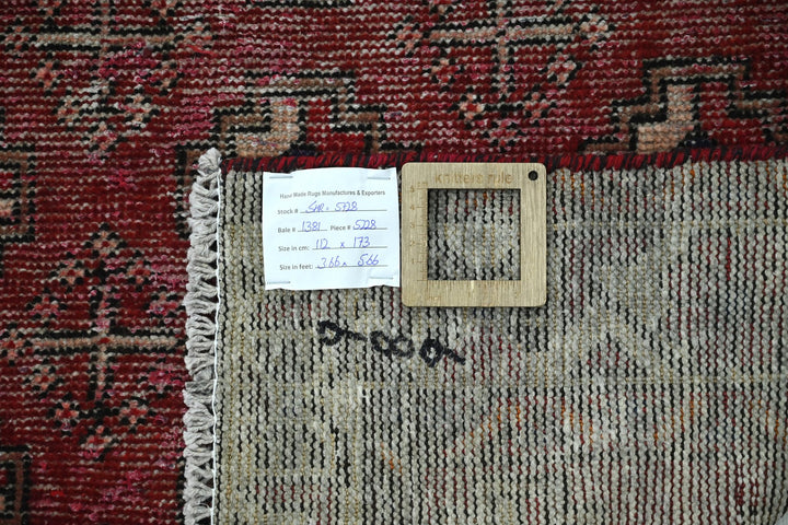 red Accent rug 3' 8" x 5' 8"