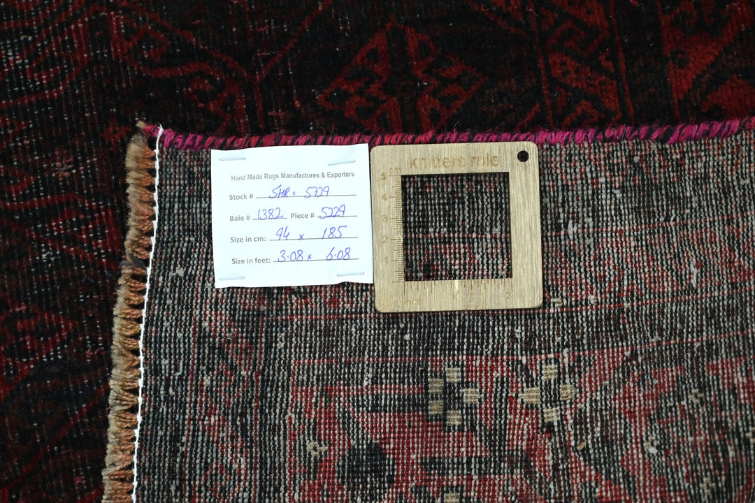 red Accent rug 3' 1" x 6' 1"
