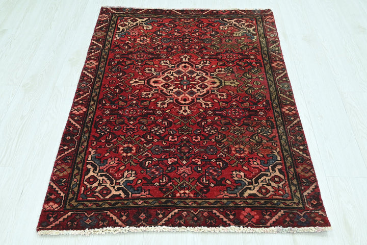 red Accent rug 3' 0" x 4' 6"