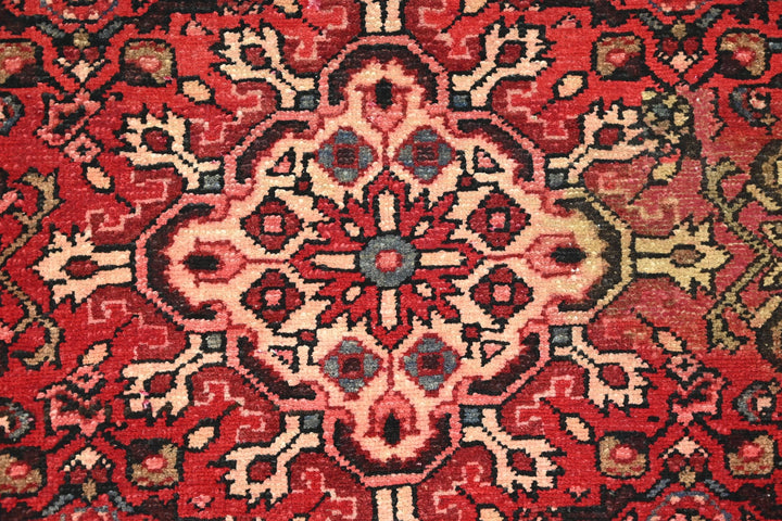 red Accent rug 3' 0" x 4' 6"