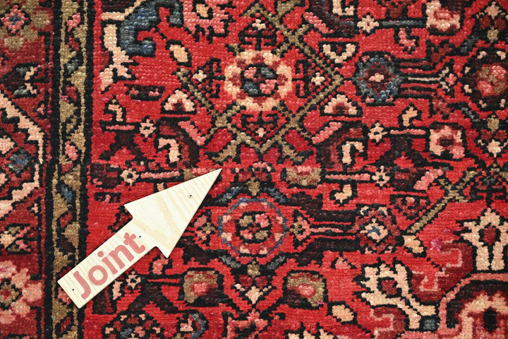 red Accent rug 3' 0" x 4' 6"