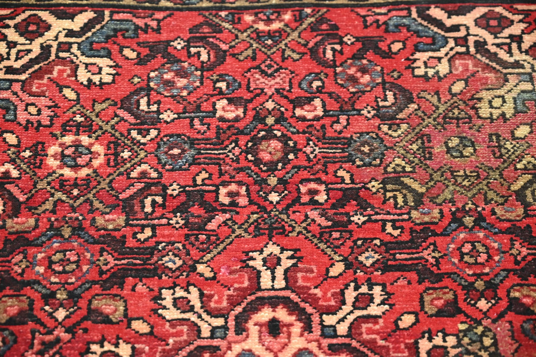 red Accent rug 3' 0" x 4' 6"