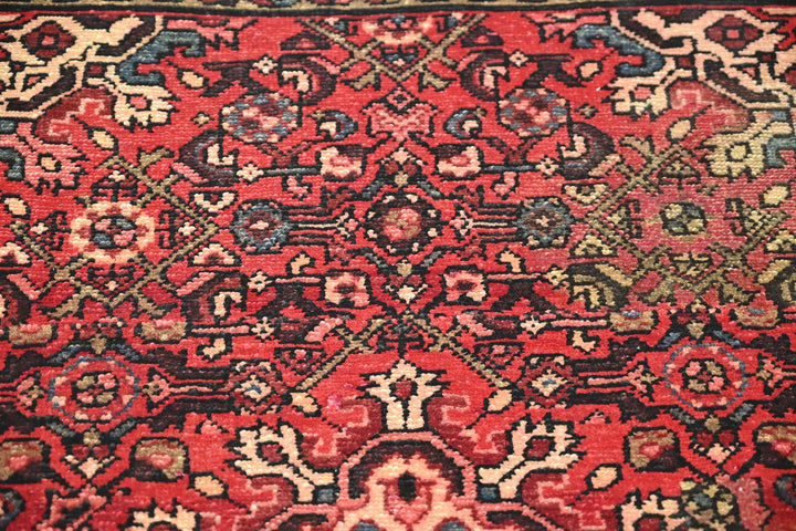 red Accent rug 3' 0" x 4' 6"