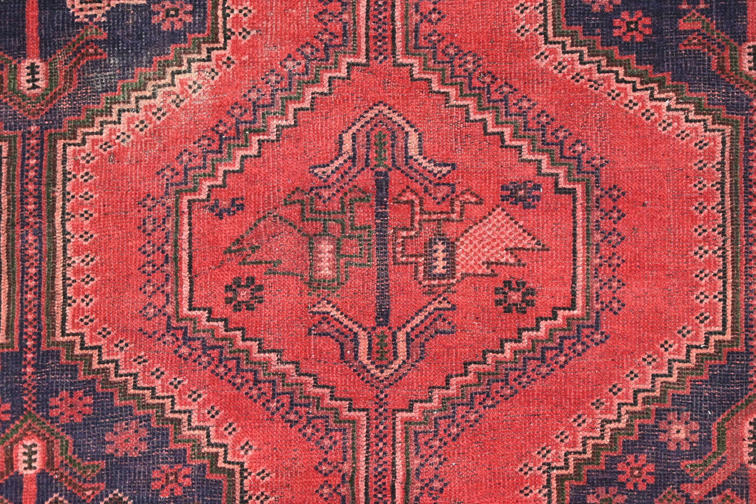 red Medium rug 4' 10" x 7' 5"
