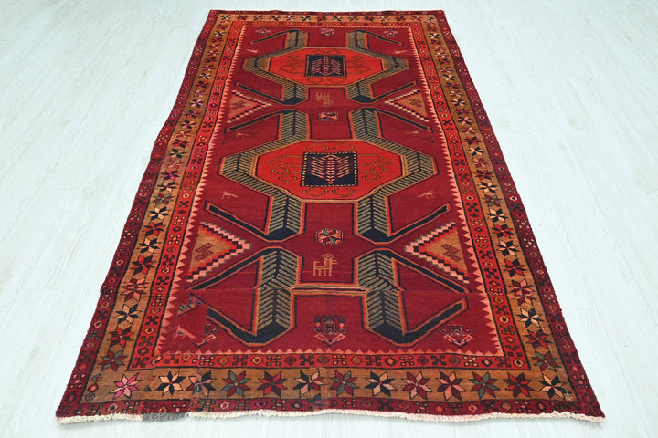 red Medium rug 4' 5" x 7' 11"