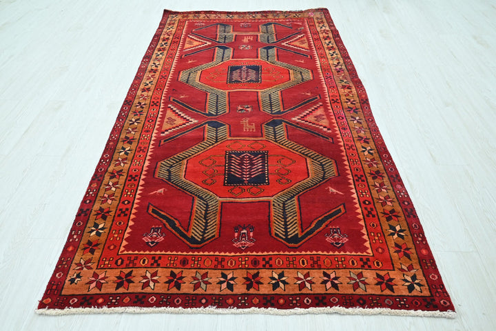 red Medium rug 4' 5" x 7' 11"