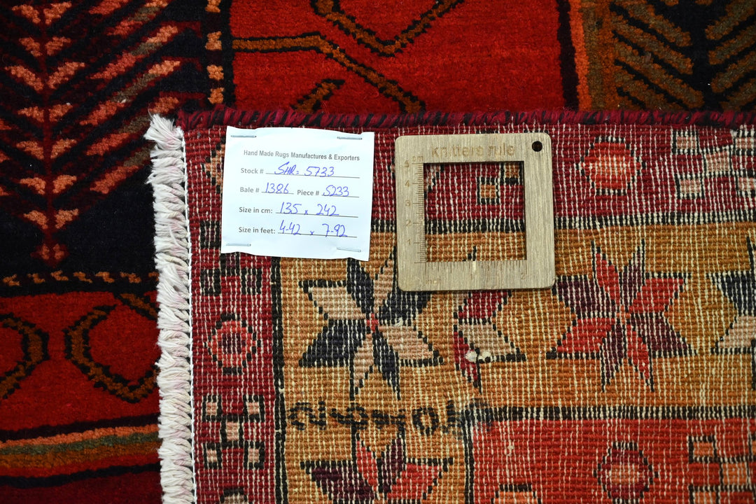 red Medium rug 4' 5" x 7' 11"