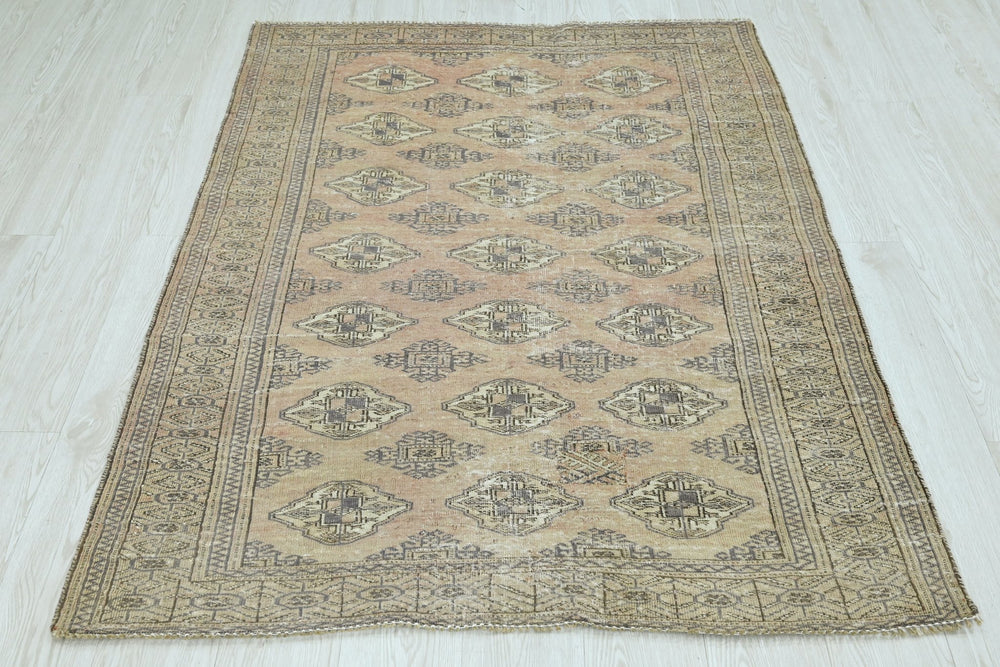 brown Accent rug 3' 10" x 5' 0"