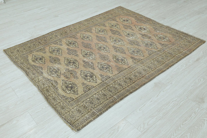 brown Accent rug 3' 10" x 5' 0"